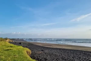 Daya Tarik Wisata Pantai Nyanyi