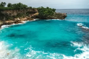 Berpelesir ke Nusa Ceningan Bali