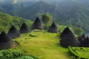 Daya Tarik Desa Adat Wae Rebo
