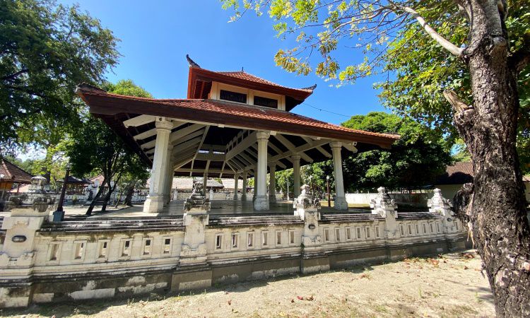 Fasilitas Penunjang di Pura Sakenan