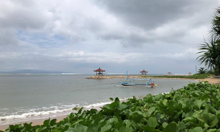 Pantai Sindhu, Pantai Indah dengan View Sunset yang Memesona di Denpasar