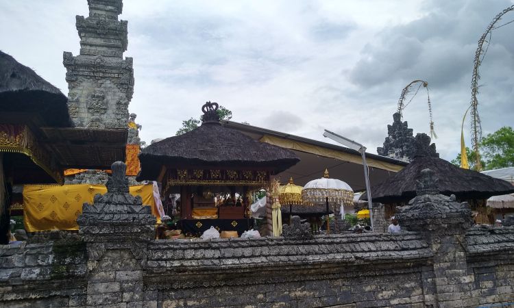 Pura Sakenan, Pura Bersejarah dengan Arsitektur Unik di Denpasar