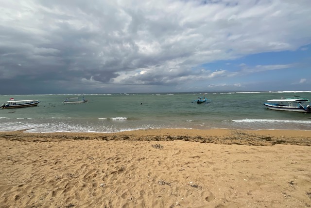 Pantai Segara Ayu, Pantai Indah dengan Pesona Sunset yang Menawan di Denpasar