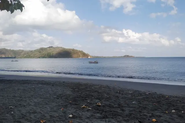 Daya Tarik Wisata Pantai Cemare Lembar