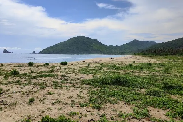 Fasilitas di Pantai Mekaki