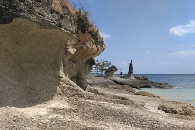 Pantai Goa Landak Lombok