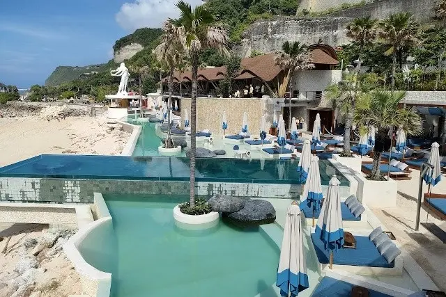 Daya Tarik Wisata Cattamaran Beach Club