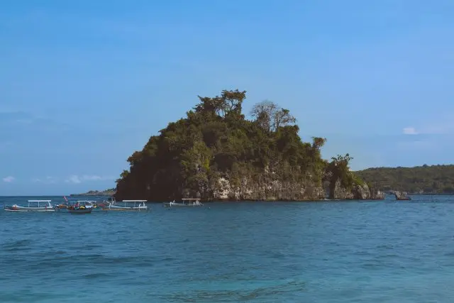 Aktivitas Menarik Crystal Bay Nusa Penida