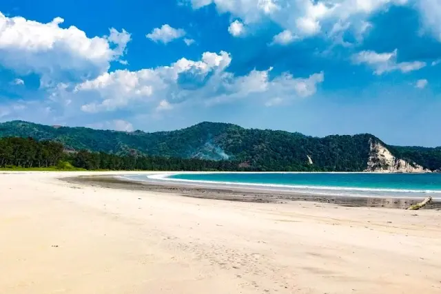 Alamat Pantai Tarimbang
