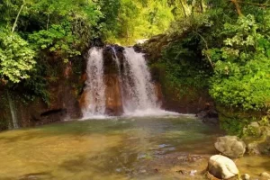 Daya Tarik Air Terjun Babak Pelangi