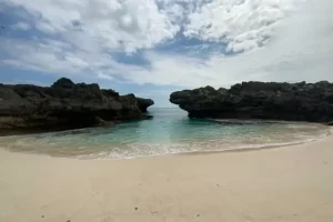 Daya Tarik Pantai Mandorak
