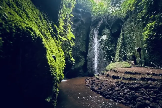 Fasilitas Grudugan Waterfall