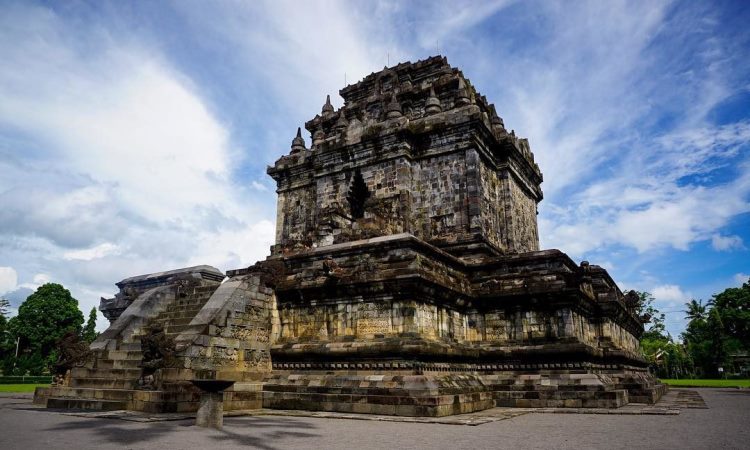 Candi Mendut Magelang