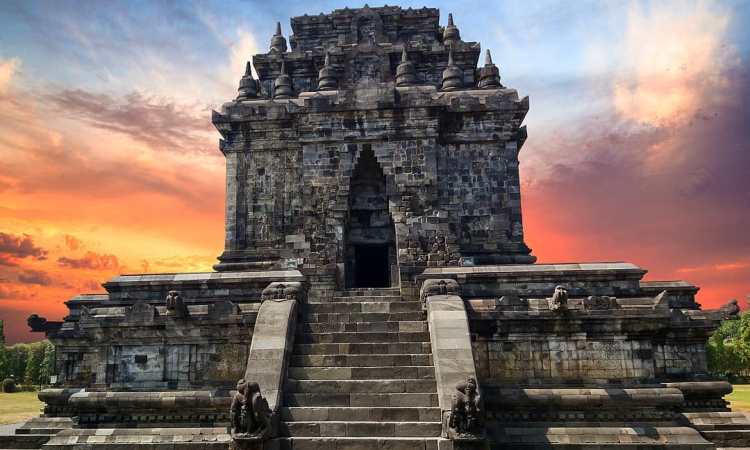 Daya Tarik Wisata Candi Mendut