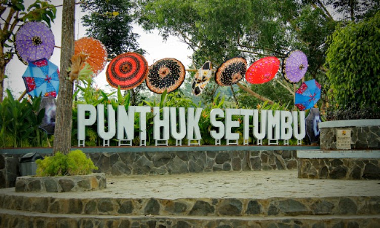 Punthuk Setumbu, Spot Terbaik Menikmati Sunset & Sunrise di Magelang