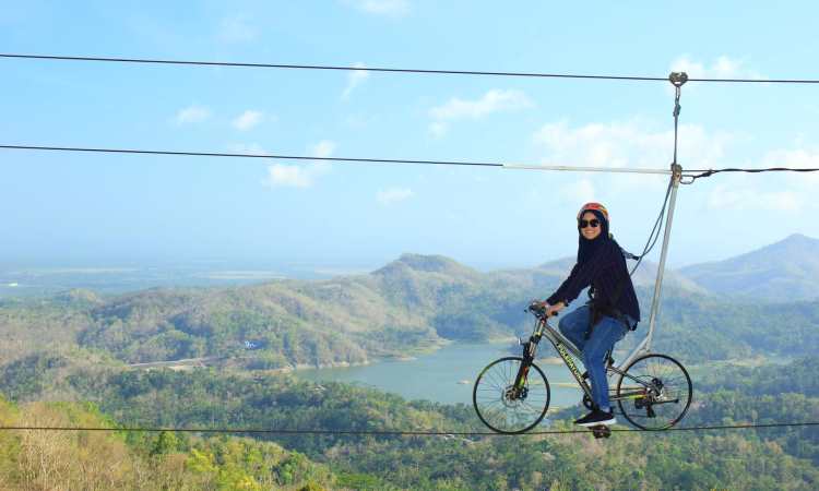 Aktivitas Wisata Bukit Pule Payung