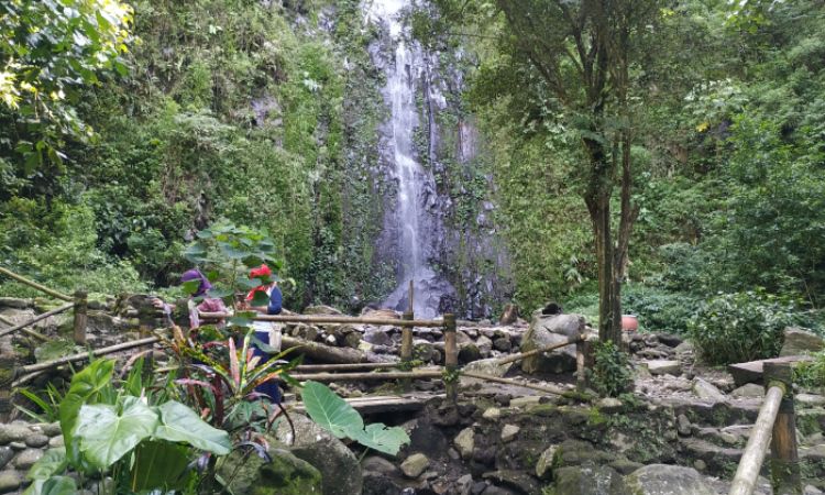 Wisata Alam Air Terjun Tlogo Muncar Yang Menawan Dan Menarik Di Sleman