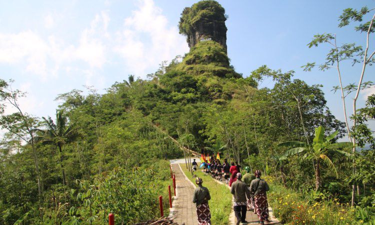 Puncak Widosari, Menikmati Panorama Alam Eksotis dari Ketinggian di Kulon Progo
