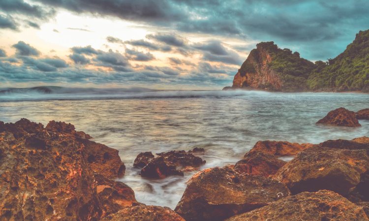 Daya Tarik Pantai Nguyahan