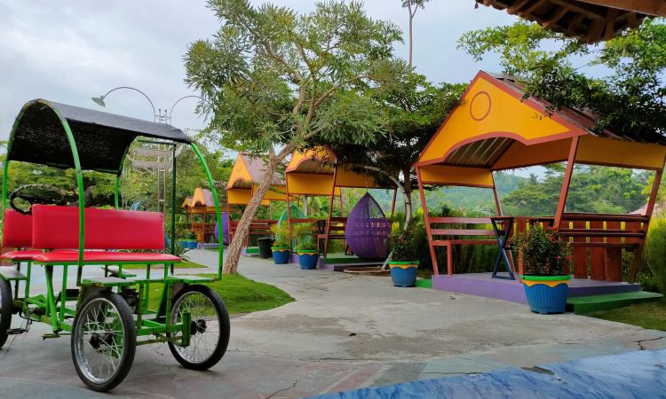 Fasilitas di Taman Edum Park