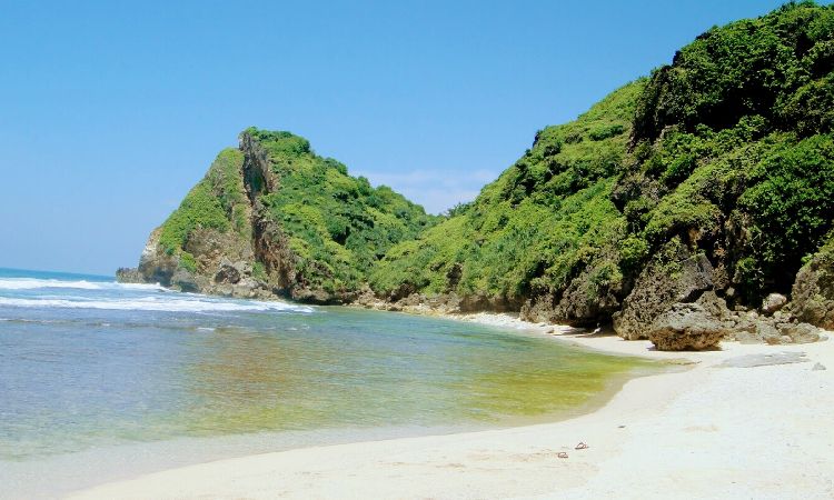Pantai Nguyahan, Pesona Pantai Indah Bak Pulau Dewata di Gunung Kidul
