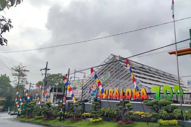 Shutterstock Wisata Surakola Zoo