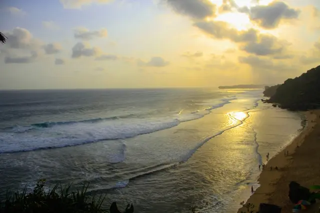 Shutterstock Aktivitas Pantai Indrayanti