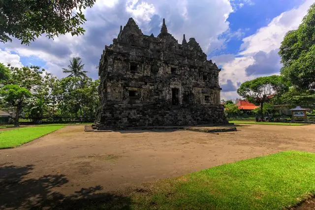 Shutterstock Alamat Candi Sari