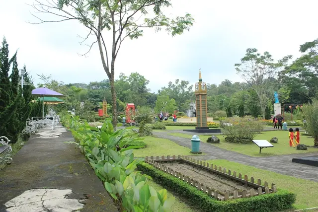 Shutterstock Wisata Merapi Park