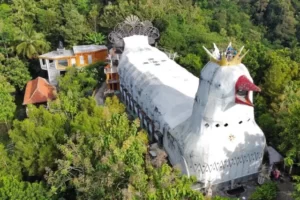 Gereja Ayam Bukit Rhema Magelang