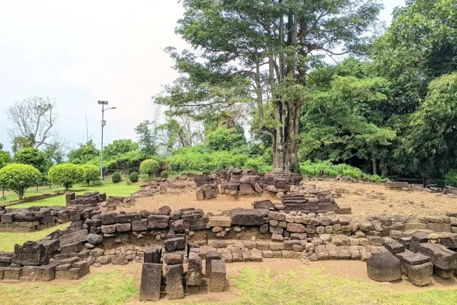 Candi Gunungsari Magelang