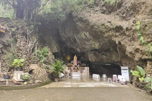 Gua Maria Lawangsih