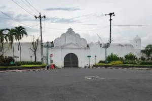 Daya Tarik Plengkung Gading