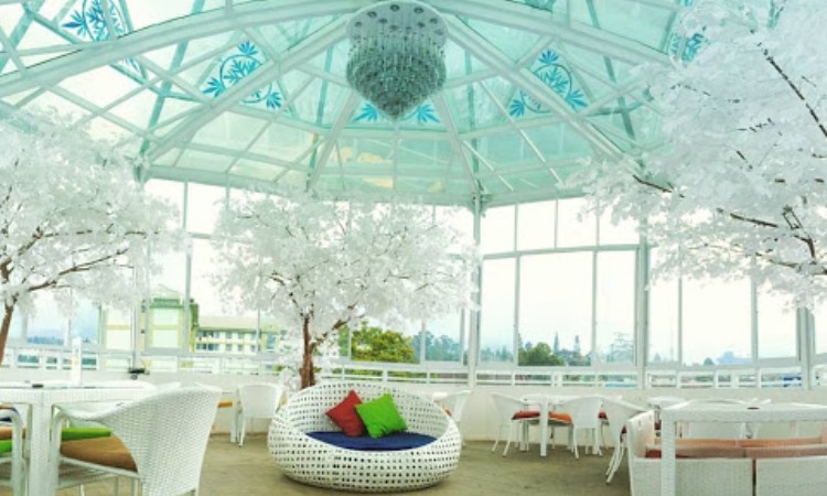 20 Cafe Tempat Nongkrong di Bogor yang Unik & Instagramable