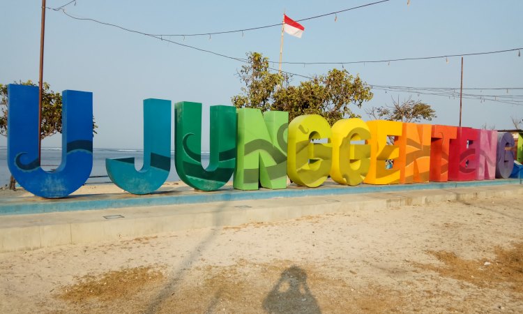 Pantai Ujung Genteng