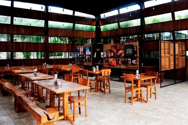 B’ Tur Resto & Cafe