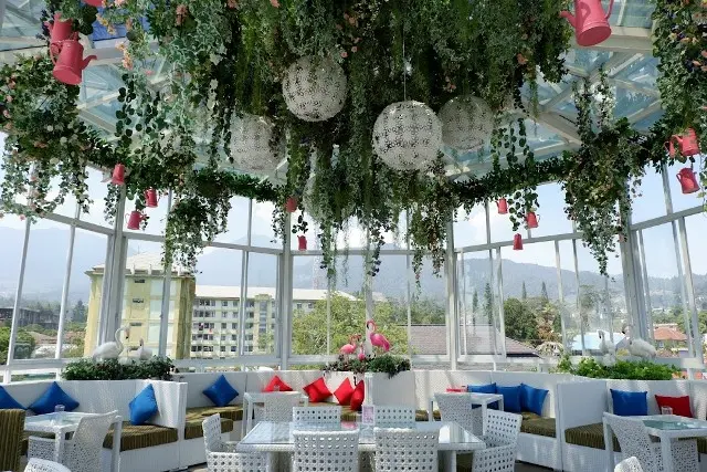 Nicole's Kitchen and Lounge