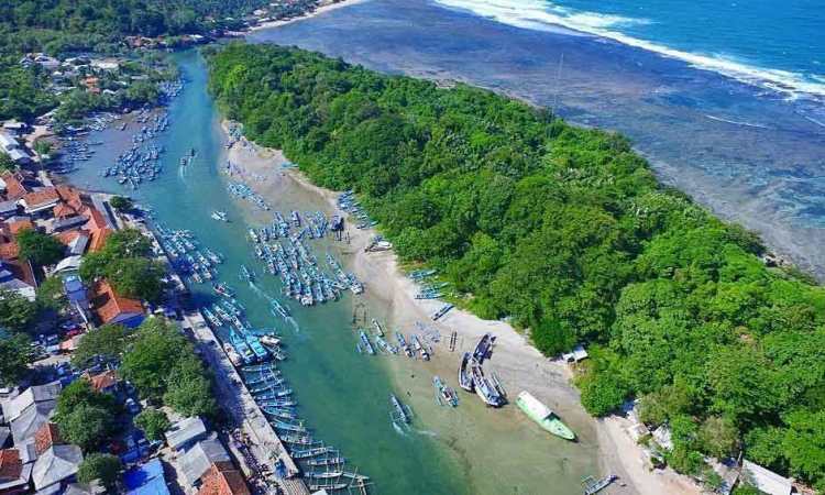 Pesona Pantai Santolo, Objek Wisata Pantai Favorit di Garut