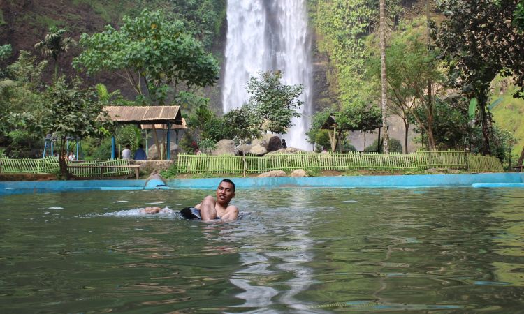 Aktivitas Menarik di Wisata Curug Sanghyang Taraje Garut