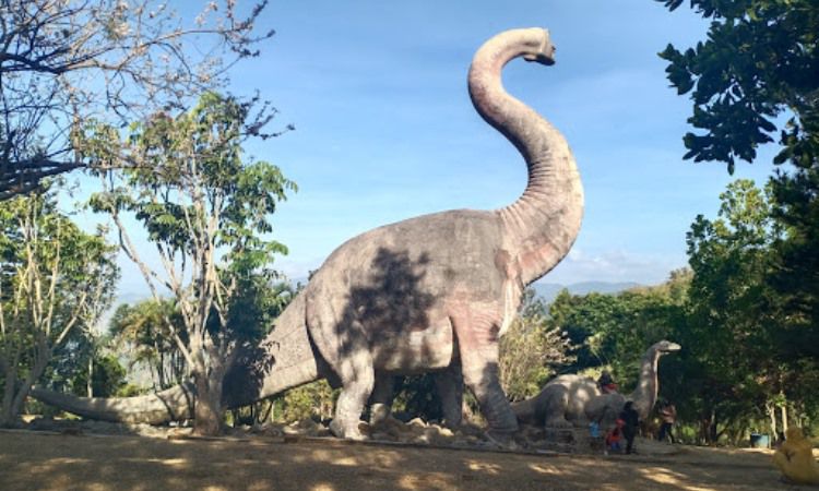 Taman Dinosaurus, Tempat Rekreasi Favorit untuk Liburan Keluarga di Majalengka
