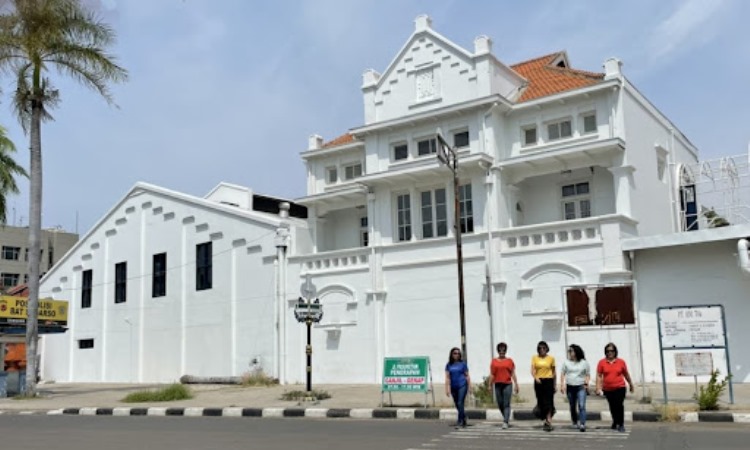 Gedung British American Tobacco Yang Menawan Di Cirebon