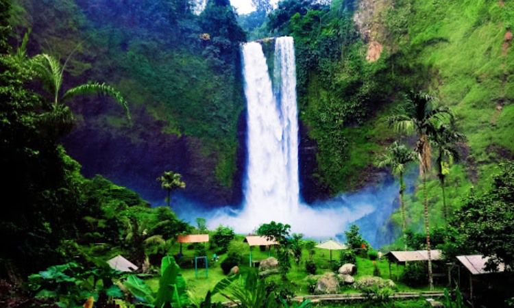 Indahnya Curug Sangiang, Objek Wisata Alam Eksotis di Garut