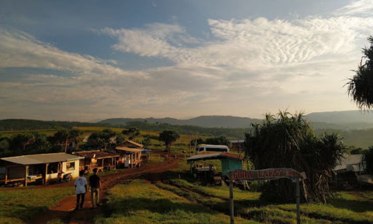 Fasilitas Di Wisata Alam Puncak Guha Garut