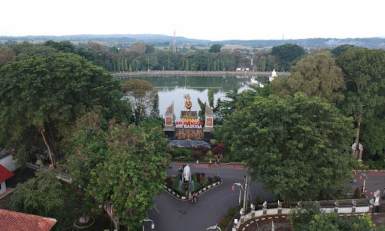 Situ Buleud, Destinasi Wisata Hits yang Berbalut Cerita Mistis di Purwakarta