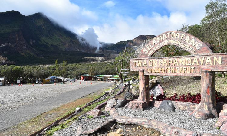 Gunung Papandayan, Pesona Alam Favorit Surganya Para Pendaki di Garut