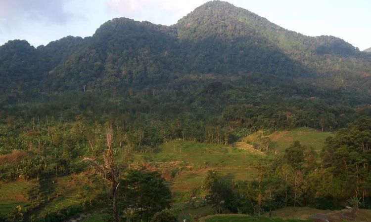 Gunung Tilu, Destinasi Wisata Alam Dengan Sejuta Pesona di Kuningan