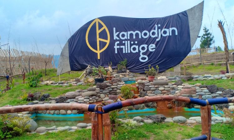 Kamodjan Fillage, Objek Wisata Hits dengan Panorama Alam Memukau di Garut