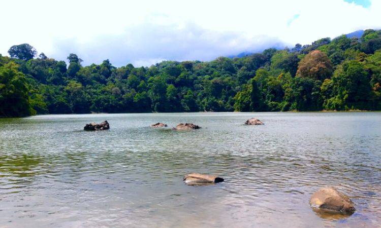 Situ Sangiang, Pesona Alam Eksotis yang Penuh Mistis di Majalengka