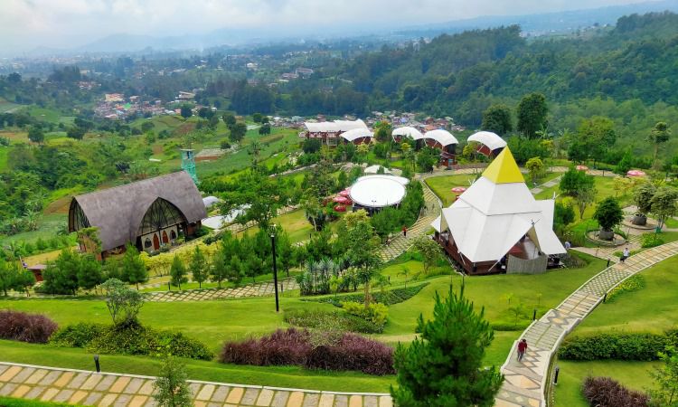 Wisata Alam Sevillage Cianjur