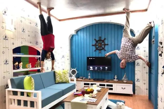 Daya Tarik Upside Down World Bandung